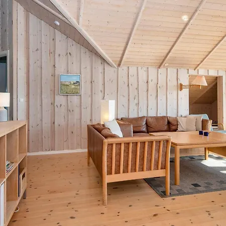 6 Person In Harbo Re Holiday home *