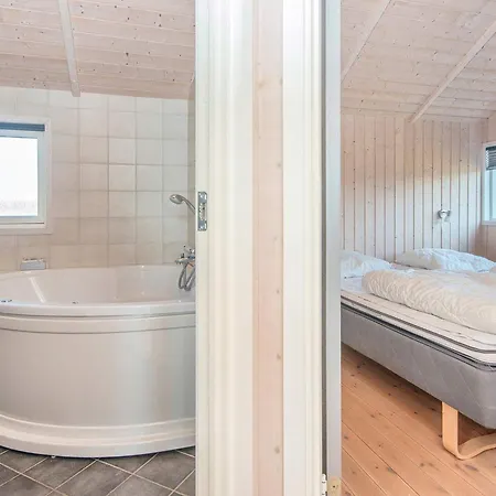 Luxury Retreat With - By Traum *